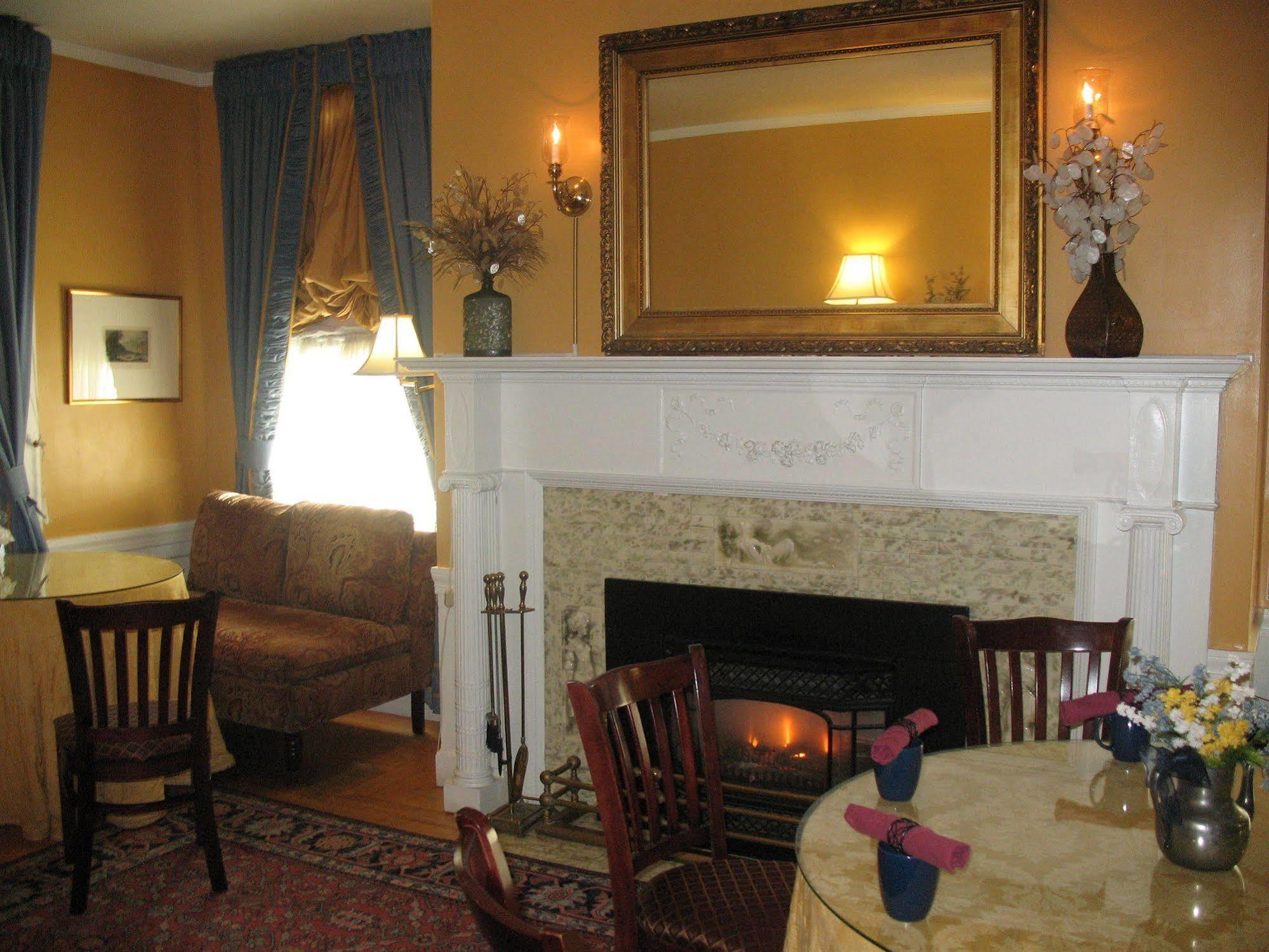 A Cambridge House Inn Buitenkant foto